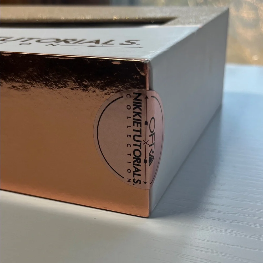 OFRA x NikkieTutorials Glam Set in Gold and White - Picture 3 of 6